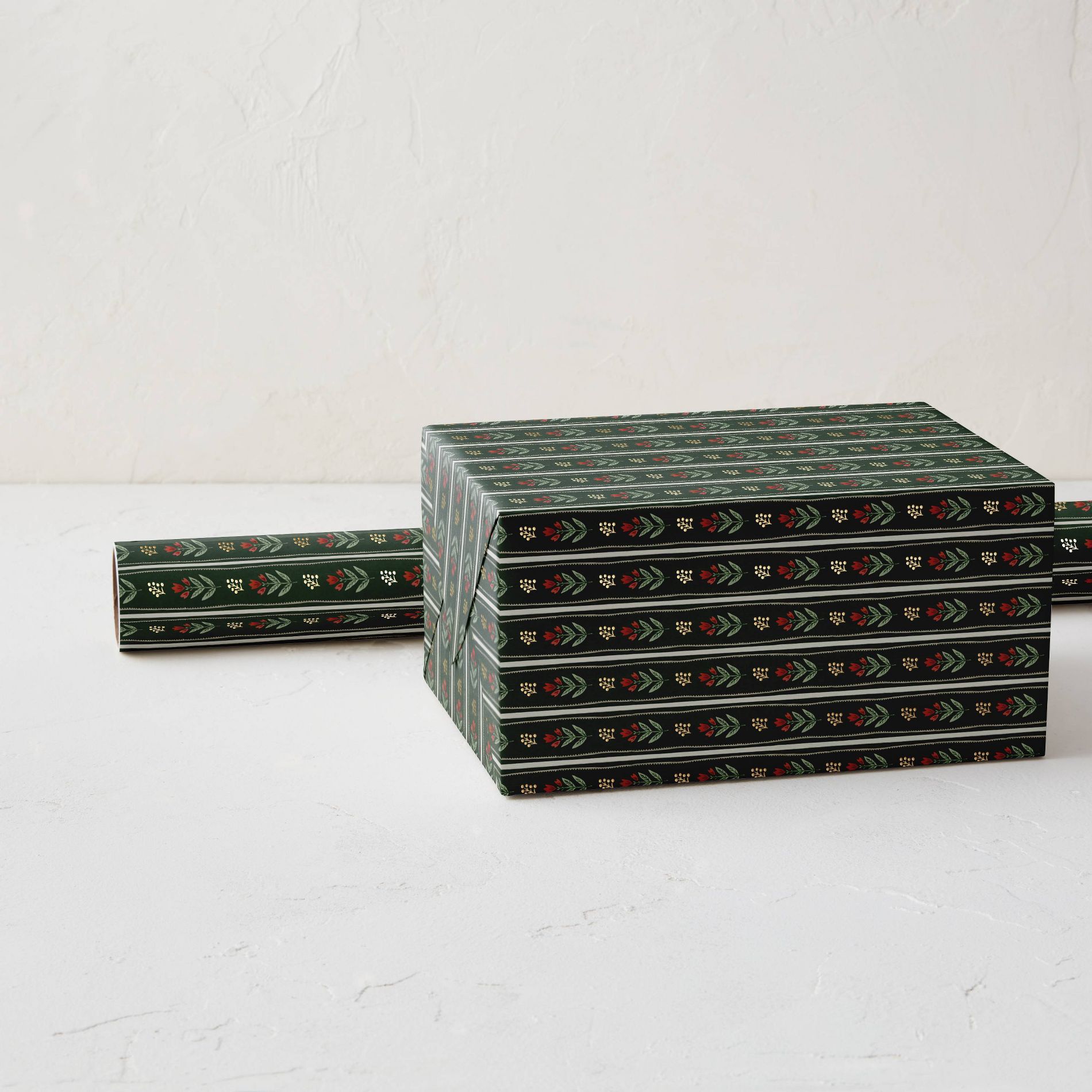 Minted Foil Folk Floral Luxury Gift Wrapping Paper Green/Red