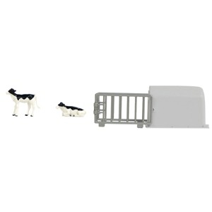 Universal Hobbies 1/32 Calf Hut Set with 2 Calves - 1 of 2