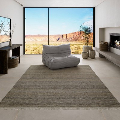 Gray Handwoven Synthetic Indoor/Outdoor Runner Rug 2'3" x 8'