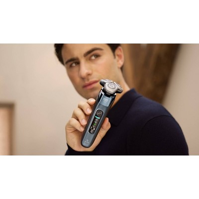 Philips Norelco i9000 Electric Shaver