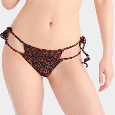 Parade Womens Layer Cheekini