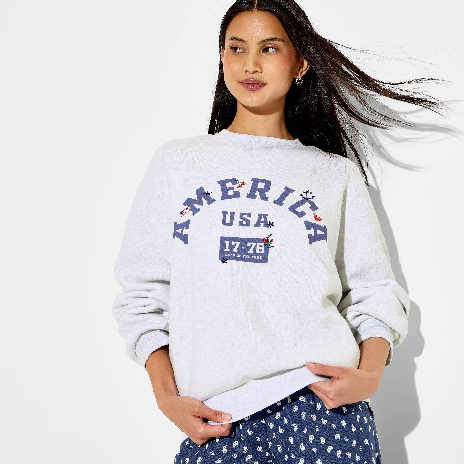 Women's America Graphic Pullover Sweatshirt - Heather Gray