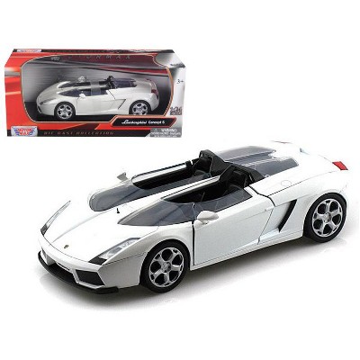 Lamborghini Concept S White 1/24 Diecast Car Model by Motormax