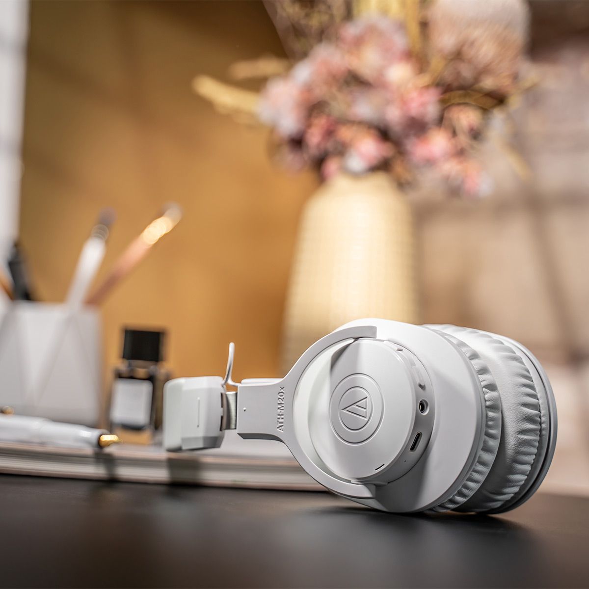 Audio-Technica ATH-M20xBT Wireless Over-Ear Headphones (White) - thumbnail 8