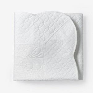 BrylaneHome Lily Pinsonic Damask Throw - 1 of 2