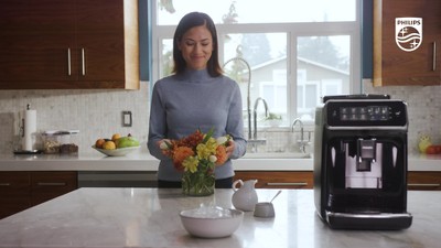 Sleek Black Fully Automatic Espresso Machine with LatteGo & Iced Coffee