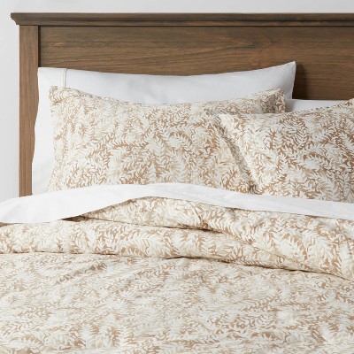 Full/Queen Reversible Family-Friendly Comforter & Sham Set Neutral Floral - Threshold™