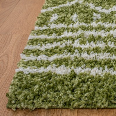 Arizona Green and Ivory Geometric Shag Area Rug, 5'1" x 7'6"