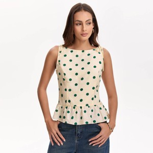 Top de cuello barco con volante en el dobladillo para mujer - A New Day™ Lunares beige claro