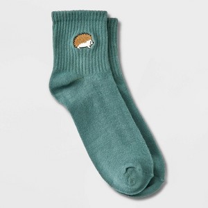 Women's Embroidered Hedgehog Ribbed Ankle Socks - Green 4-10 - 1 of 3