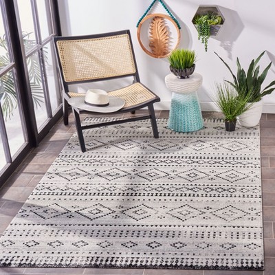 Elegant Gray Synthetic 4' x 6' Easy-Care Indoor/Outdoor Rug
