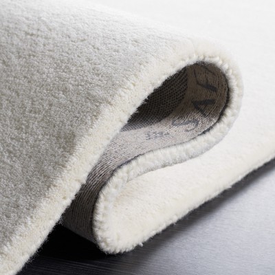 Ivory Elegance 8' x 10' Tufted Wool and Silk Blend Area Rug