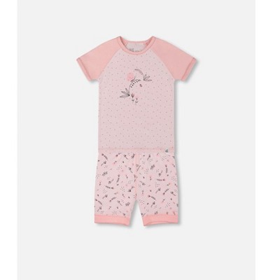 small pink flowers on pale pink