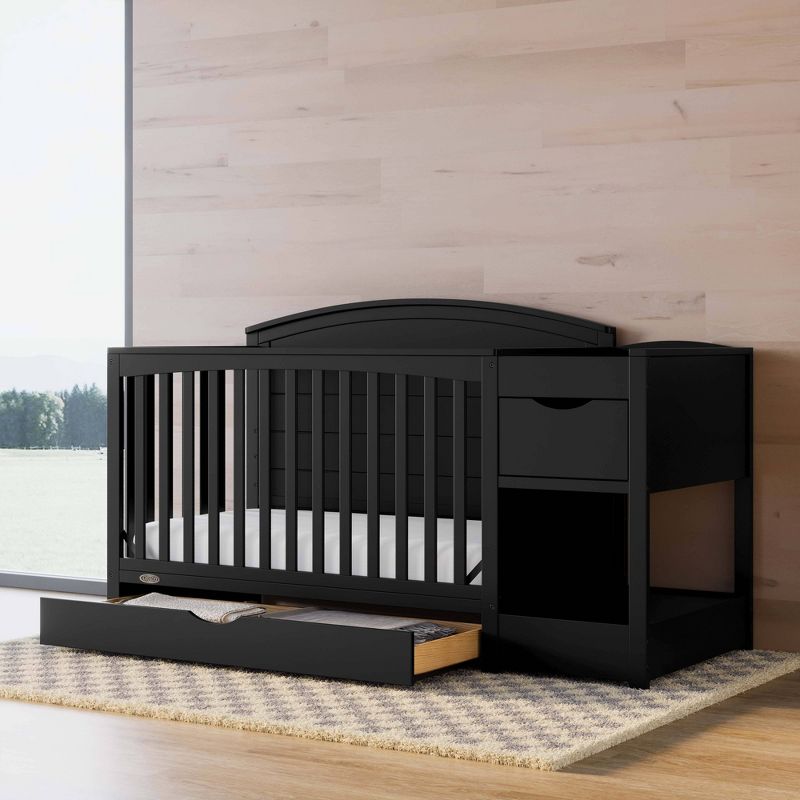 Graco Bellwood Convertible Crib and Changer, 3 of 14