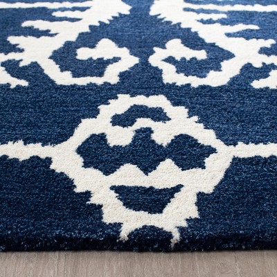 Wyndham Royal Blue and Ivory Wool Tufted Area Rug 4' x 6'