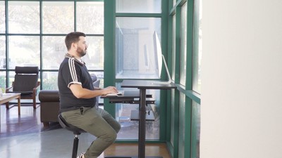 Adjustable 32" Black Wood Mobile Sit/Stand Desk with Keyboard Tray