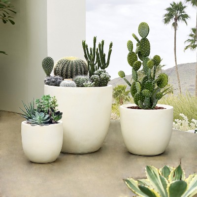 White Round Magnesium Oxide Outdoor Planter, 12.2in Height