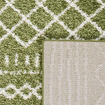Arizona Green and Ivory Geometric Shag Area Rug, 5'1" x 7'6"