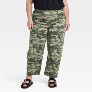 Women's Mid-Rise Barrel Leg Cargo Pants - Universal Thread™ - 1 of 3