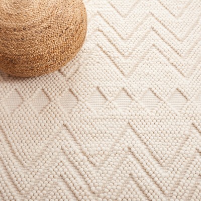 Artisan-Crafted Light Beige 4' x 6' Handwoven Wool Area Rug