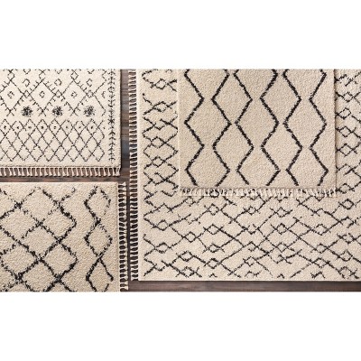 Luxor Black Geometric Braided Shag Rug 47" x 8"