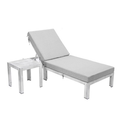 LeisureMod Chelsea Modern Outdoor Weathered Grey Chaise Lounge Chair With Side Table and Cushions