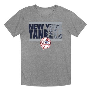 MLB New York Yankees Boys' Gray Poly T-Shirt - 1 of 1