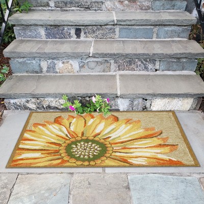 Sunflower Bliss Hand-Tufted Rectangular Indoor/Outdoor Rug in Yellow