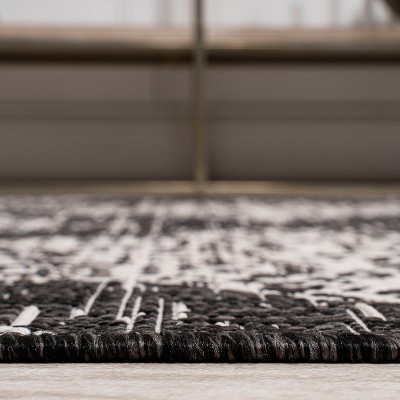 Black and Ivory Medallion Flat Woven Indoor/Outdoor Rug