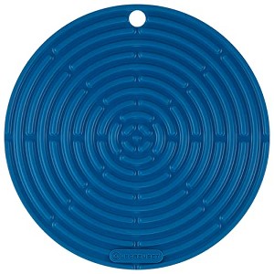 Le Creuset Silicone Round Cool Tool 8"  Marseille - 1 of 4