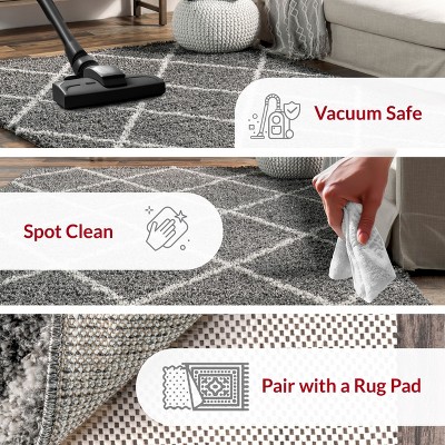 Luxurious Gray Geometric 5' x 7' Shag Area Rug