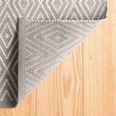 Fieldstone and Ivory Diamond Pattern Reversible Synthetic Rug 2' x 3'