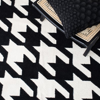 Handwoven Geometric Tessellation Black/Ivory Wool Rug 5' x 8'