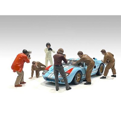 "Race Day 1" 6 piece Figurine Set for 1/18 Scale Models by American Diorama