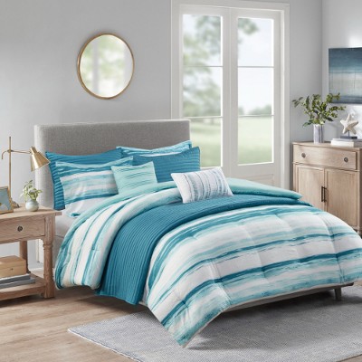 Lyngins 8-Piece Seersucker Comforter & Quilt Set – Watercolor Stripe Print, Hypoallergenic, Machine Washable, Full/Queen Bedding Set
