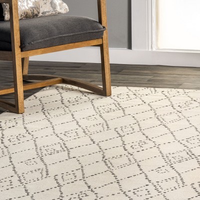 Beige Synthetic Diamond Pattern 5x8 Area Rug