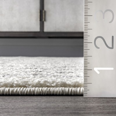 Modern Gray Diamond Trellis 80" Synthetic Area Rug