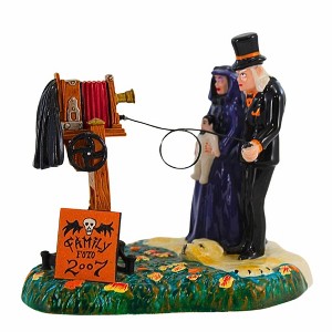 Department 56 Villages 4.25 In A Gravely Haunting-2007 Halloween Figurine , Halloween Decor Halloween Snow Village Photo (1PC) - 1 of 4