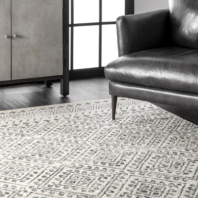 Reversible Easy-Care Gray Synthetic 3' x 5' Trellis Area Rug