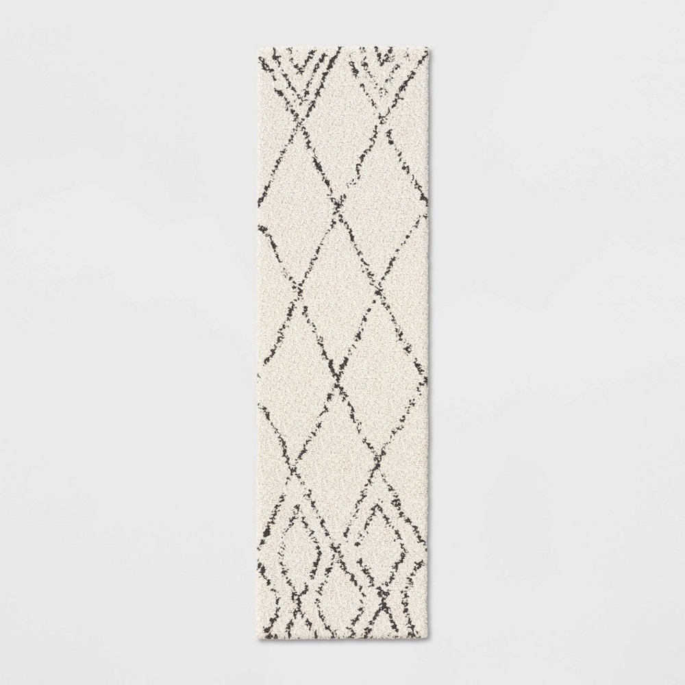  Diamond Patterned Shag Woven Accent Rug Black