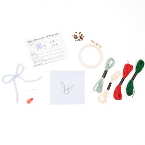 Mini Embroidery Kit Holly - Bullseye's Playground™ - 1 of 3