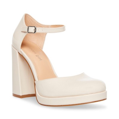 Unaa Closed Toe Dress Pump