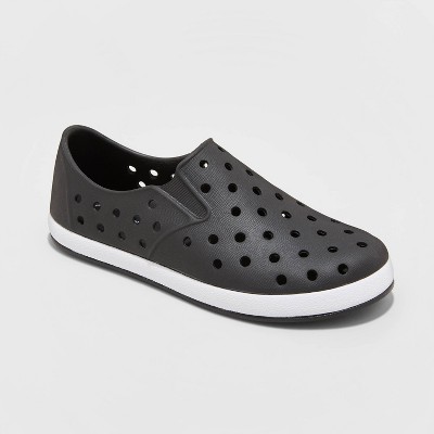 slip on water shoes