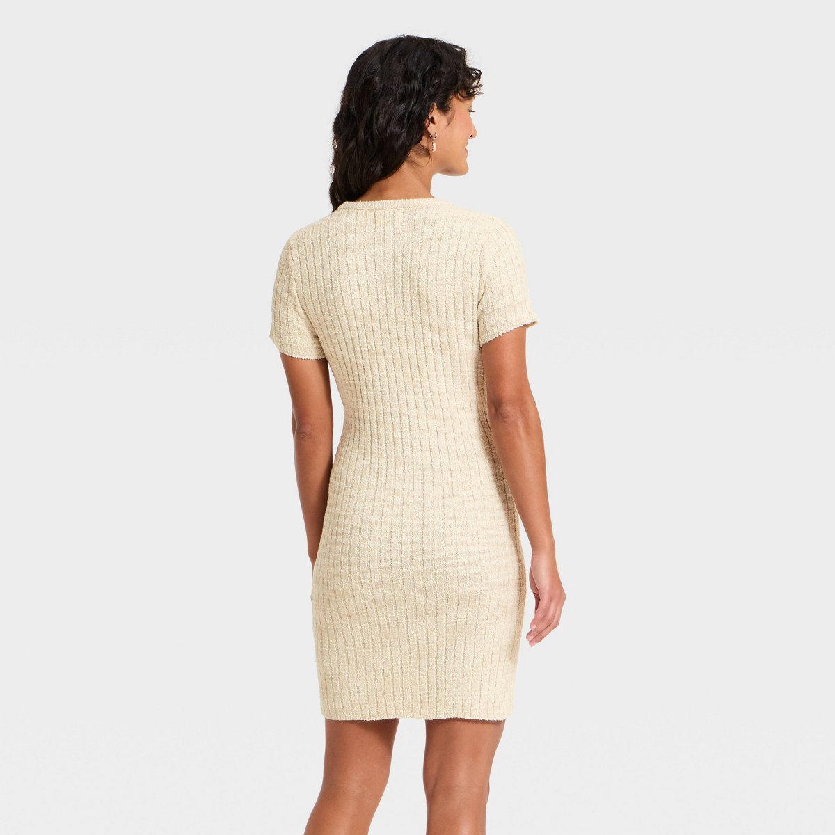 Женские платья Universal Thread Women's Short Sleeve Rib Mini Sweater Dress - Universal Thread™ Oatmeal M — фото 2