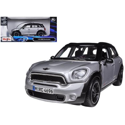 Mini Cooper Countryman Silver with Black Top 1/24 Diecast Model Car by Maisto