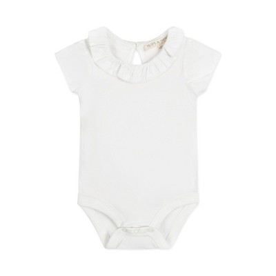 Hope & Henry Baby  Short Sleeve Ruffle Collar Bodysuit, Infant