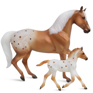 Breyer: Horses The Freedom Series - Horse and Foal Set - Effortless Grace - 1 of 4