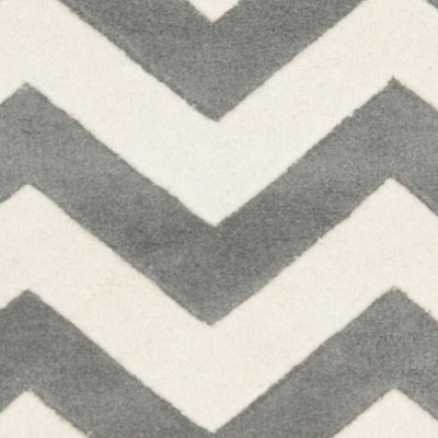 Hand-Tufted Off-White Chevron Wool 27" Area Rug