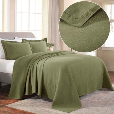 Fleur De Lis Medallion Cotton Matelasse Decorative Bedspread and Pillow Sham Set by Blue Nile Mills