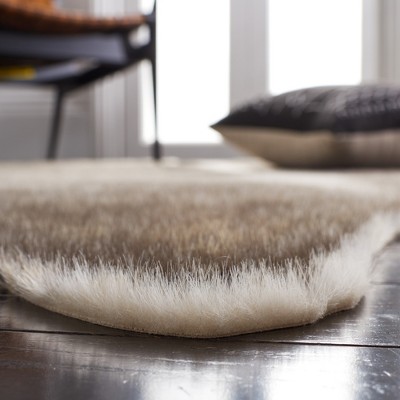 Ivory and Gray Faux Cowhide 6&#039; x 8&#039; Rug